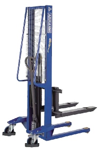 Italiensk kvalitets stabler. løftehøjde 1600 mm Italiensk kvalitets stabler. løftehøjde 1600 mm